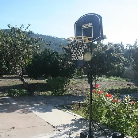 El Campillo, Cerca De La Playa